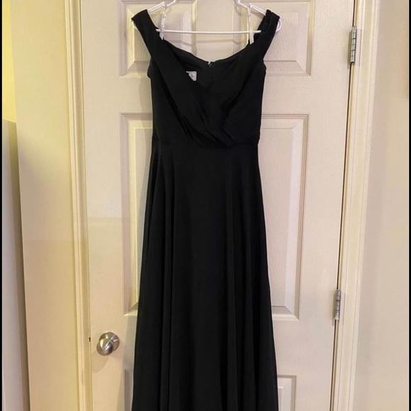 Dresses & Skirts - Black off the should formal dress